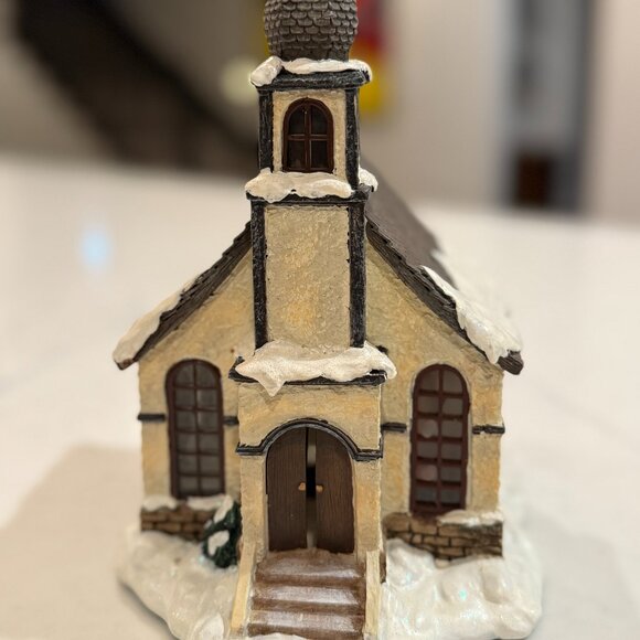 Hawthorne Village - "Holy Night Chapel" Piece - Picture 2 of 10